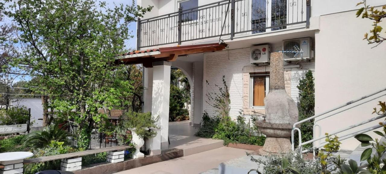 Apartmani Tinka Starigrad Paklenica Eksteriør billede