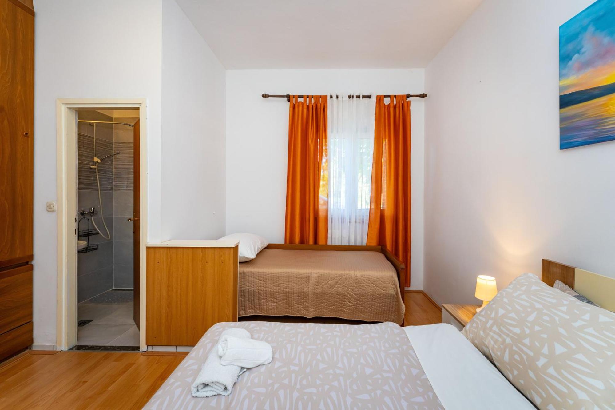 Apartmani Tinka Starigrad Paklenica Eksteriør billede